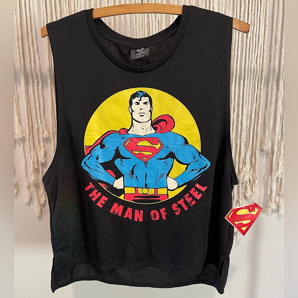 NEW DC Comics Superman T-Shirt Size M
